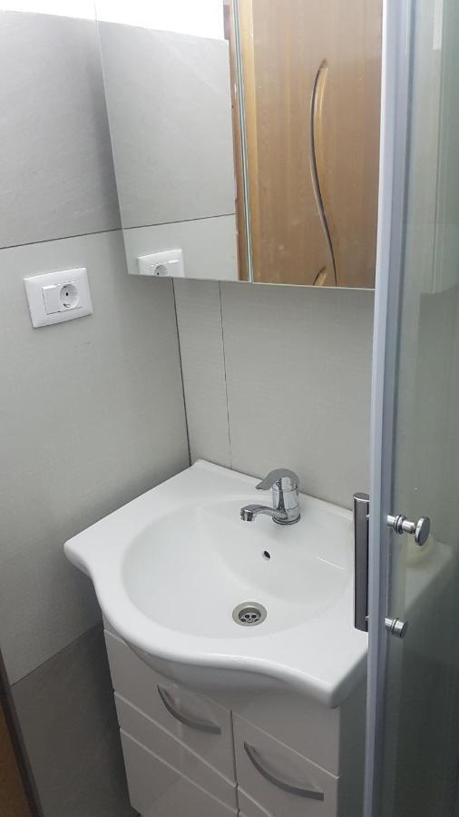 بيتستِ Lucky Apartment المظهر الخارجي الصورة