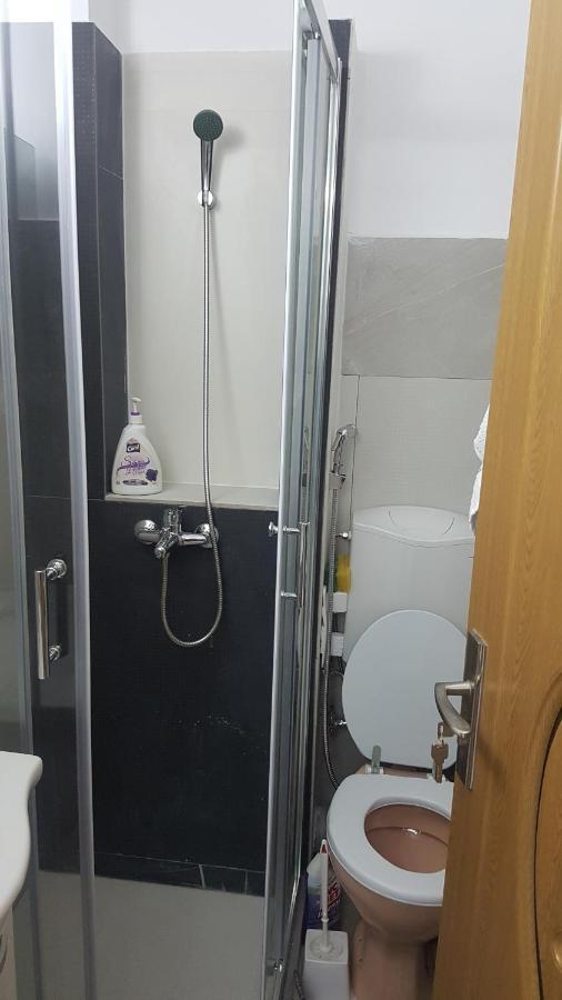 بيتستِ Lucky Apartment المظهر الخارجي الصورة